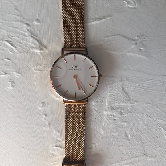 Daniel Wellington Watch - Picture 3 of 6
